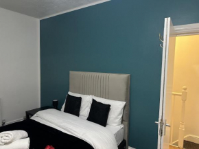 Central Kyoto House Derby - Spacious Rooms 4 Bedroom Smart TVs Recently Refurbished